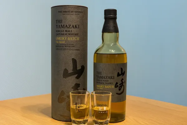 야마자키 스모키 배치 위스키란? 기본 정보와 특징 관련 이미지
